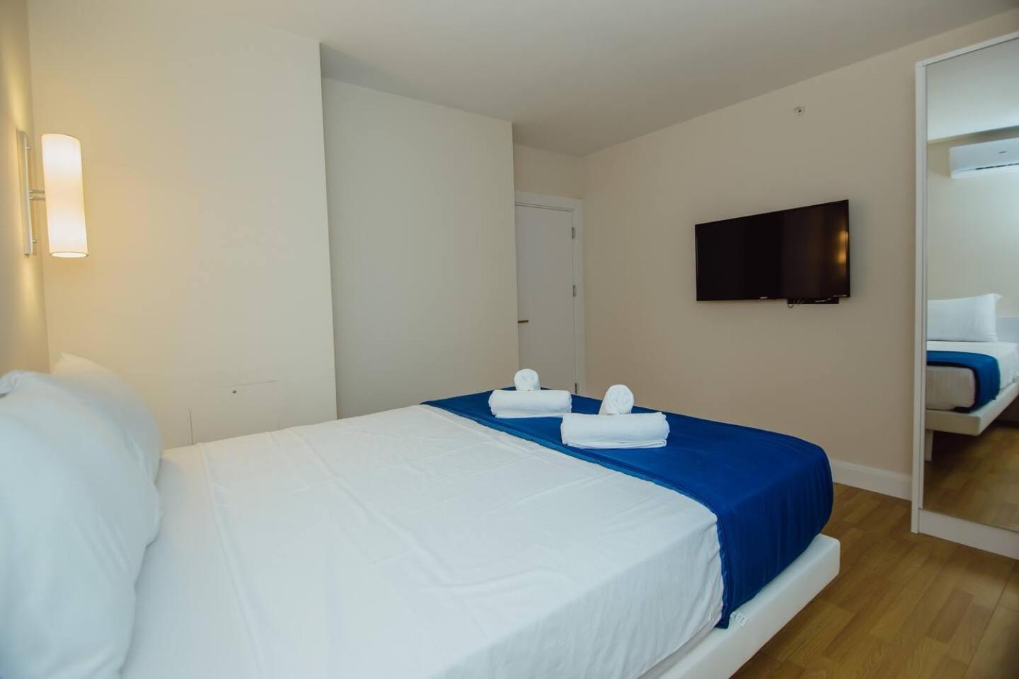 Luxury Orbi City Sea View Aparthotel Батуми Екстериор снимка