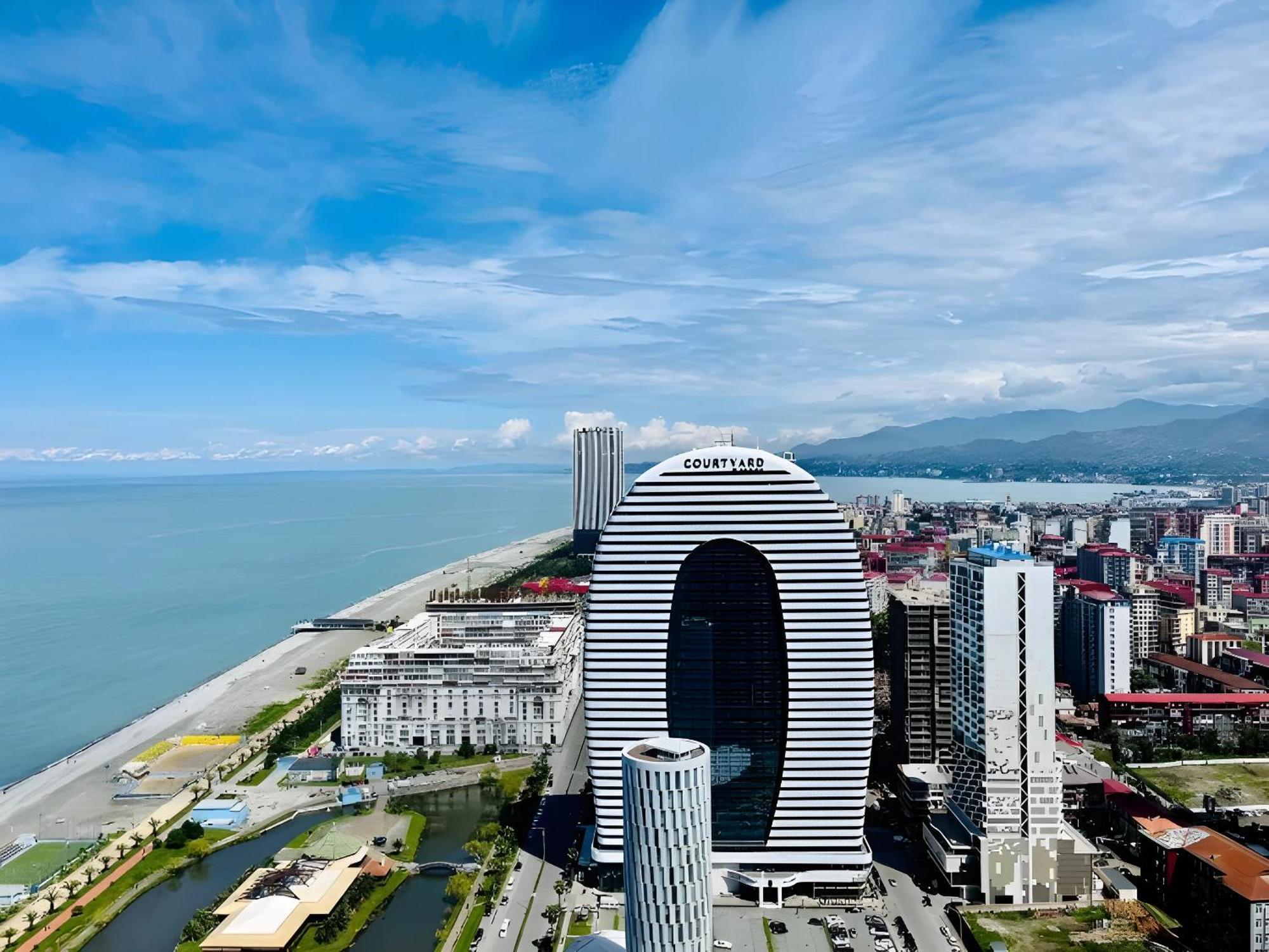 Luxury Orbi City Sea View Aparthotel Батуми Екстериор снимка