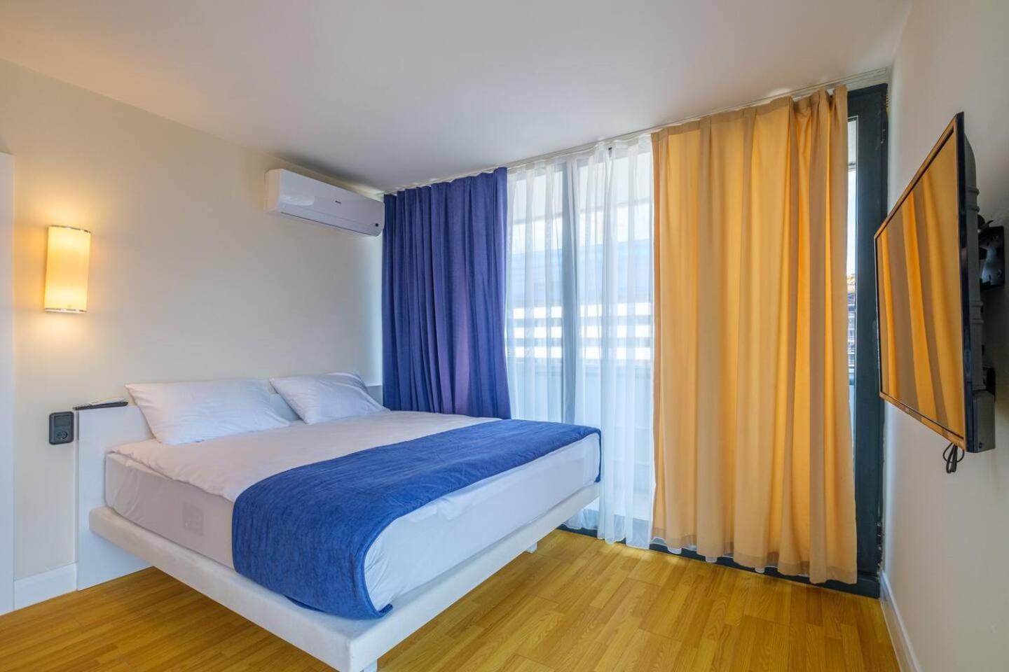 Luxury Orbi City Sea View Aparthotel Батуми Екстериор снимка